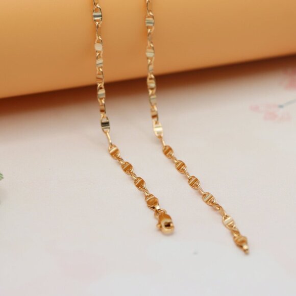 "Twisted Flat Link Rose Gold Necklace, Modern Chic Chain Design, XPNL0183 - Picture 11 of 12